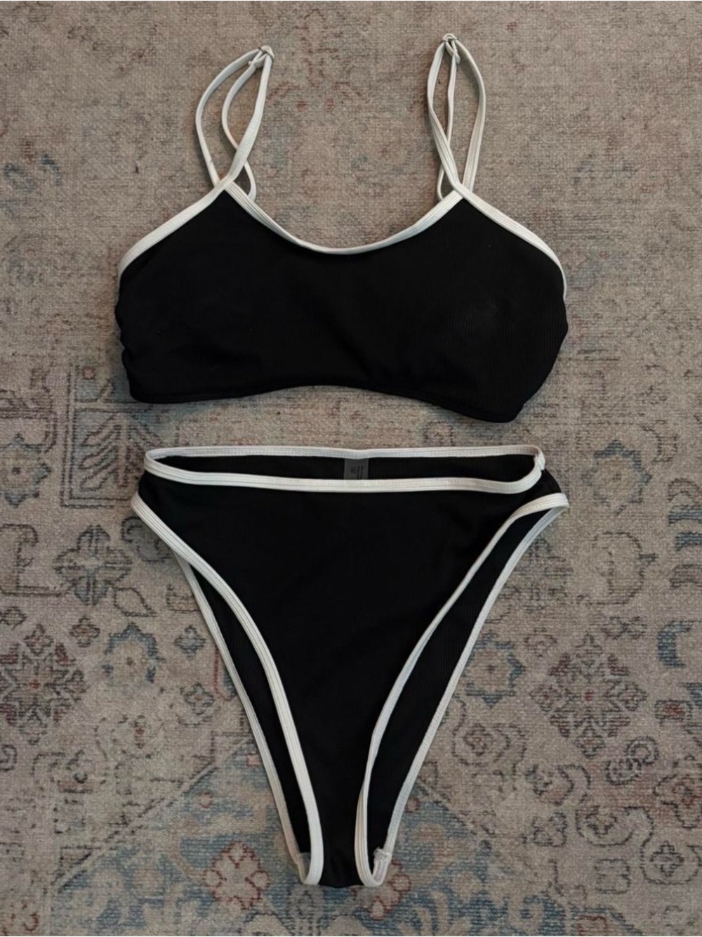 Black & White Contrast Bikini Set - Women's Swim nwot size small